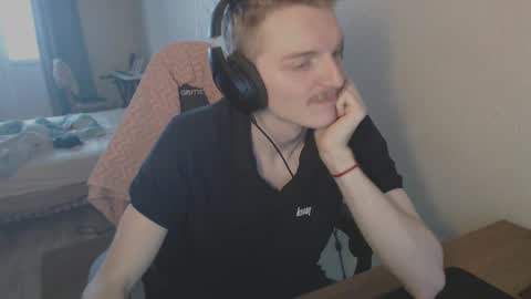 Snapshot of gasturfahe chatting on March 4, 9:40 am gasturfahe online show from March 4, 9:40 am