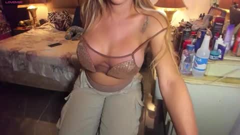 melanny villa online show from April 9, 2:55 am