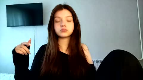 Helga online show from April 17, 3:04 pm