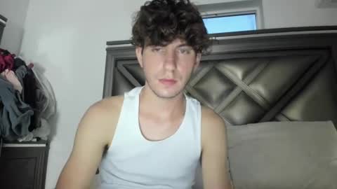 Snapshot of gayndepressed chatting on September 17, 12:45 am Trace online show from September 17, 12:45 am