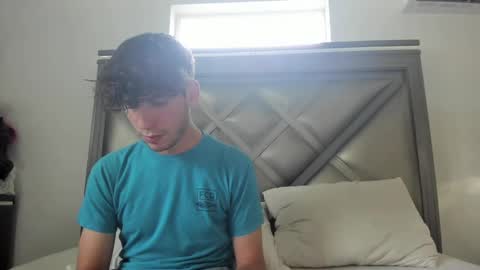 Snapshot of gayndepressed chatting on September 17, 9:05 pm Trace online show from September 17, 9:05 pm