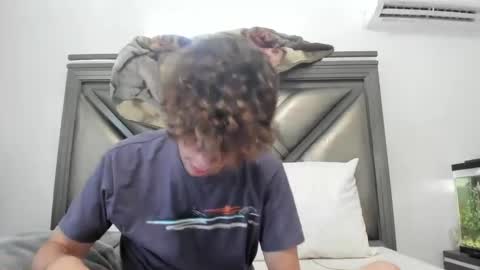 Snapshot of gayndepressed chatting on September 19, 6:08 pm Trace online show from September 19, 6:08 pm