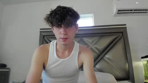 Snapshot of gayndepressed chatting on October 1, 10:16 pm Trace online show from October 1, 10:16 pm