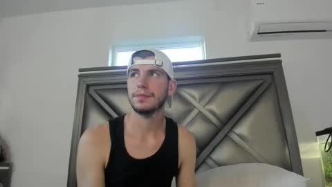 Snapshot of gayndepressed chatting on October 27, 10:14 pm Trace online show from October 27, 10:14 pm