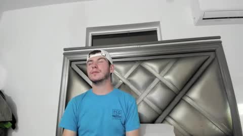 Snapshot of gayndepressed chatting on November 22, 2:10 am Trace online show from November 22, 2:10 am