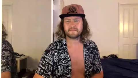 gcsurfer81 online show from March 6, 9:06 am