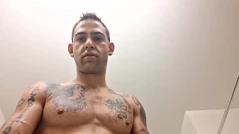 Snapshot of geekedoutlabs chatting on September 16, 10:16 am Zanecubano online show from September 16, 10:16 am