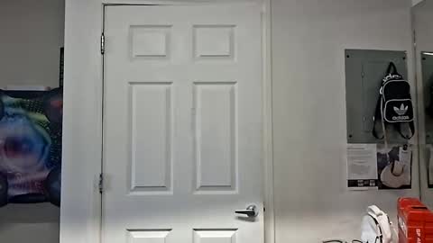 Snapshot of geekedoutlabs chatting on October 1, 6:36 pm Zanecubano online show from October 1, 6:36 pm