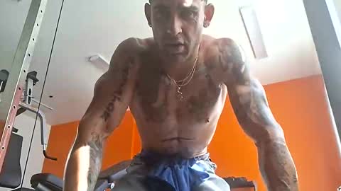 Snapshot of geekedoutlabs chatting on October 7, 7:33 pm Zanecubano online show from October 7, 7:33 pm