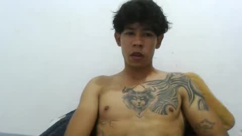 Snapshot of gekyunwasbanned chatting on October 12, 12:31 am Andrs online show from October 12, 12:31 am