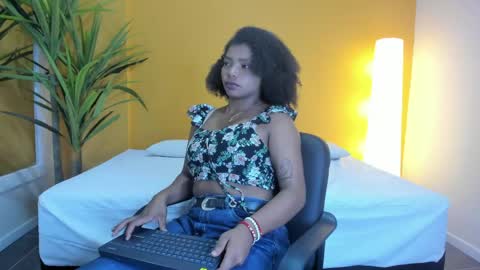 gema_beltran online show from May 22, 7:41 pm