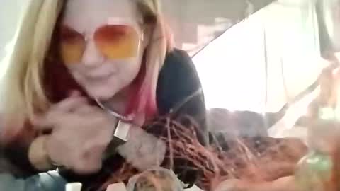 geminihnh online show from February 8, 6:44 pm