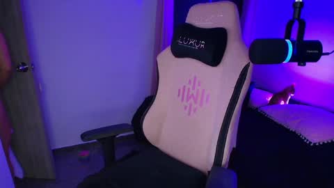 geminis11 online show from April 12, 2:27 am