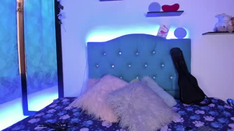 Snapshot of gemma_honey chatting on April 24, 1:35 pm Gemma online show from April 24, 1:35 pm