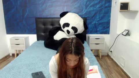 Snapshot of gemma_rizzo chatting on February 9, 2:29 pm gemma_rizzo online show from February 9, 2:29 pm