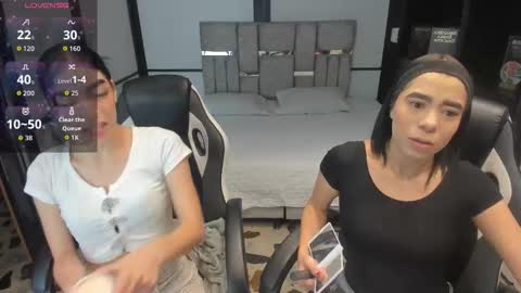 gemmabrown_ online show from February 16, 1:29 pm