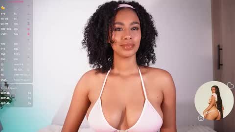 Snapshot of gemmacarter_ chatting on November 26, 1:17 am online show from November 26, 1:17 am