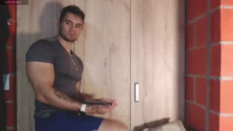 Snapshot of gendersonfit chatting on June 18, 10:36 pm gendersonfit online show from June 18, 10:36 pm