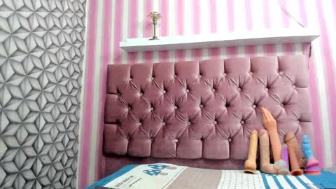 Snapshot of genesis_03_ chatting on October 5, 1:31 pm genesis_03_ online show from October 5, 1:31 pm