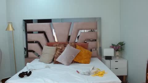 GENESIS online show from February 25, 1:15 am