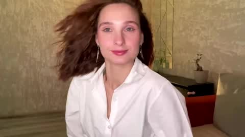Riana online show from June 4, 1:28 pm