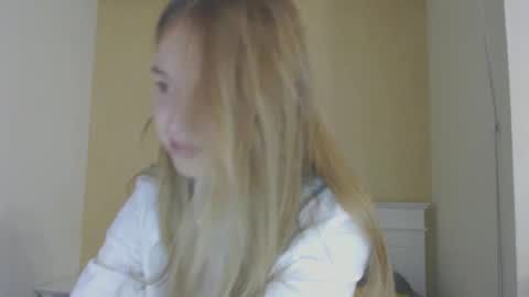 Snapshot of gentle_grace chatting on December 2, 12:07 pm gentle_grace online show from December 2, 12:07 pm
