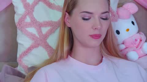 Snapshot of gentlerossi chatting on March 4, 8:49 pm GentleRossi online show from March 4, 8:49 pm