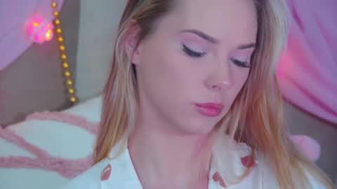 Snapshot of gentlerossi chatting on March 8, 3:24 pm GentleRossi online show from March 8, 3:24 pm