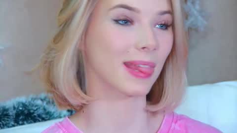 Snapshot of gentlerossi chatting on December 2, 5:30 pm GentleRossi online show from December 2, 5:30 pm