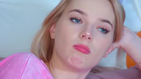 Snapshot of gentlerossi chatting on December 3, 5:33 pm GentleRossi online show from December 3, 5:33 pm