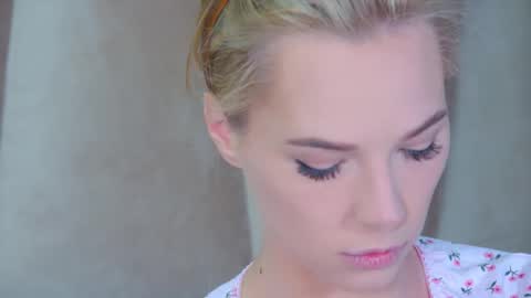 Snapshot of gentlerossi chatting on December 18, 2:01 pm GentleRossi online show from December 18, 2:01 pm