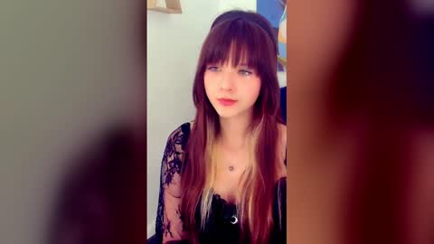 Alice online show from April 14, 7:42 pm