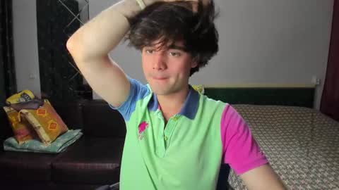 Snapshot of george_kluni chatting on October 7, 11:57 pm George online show from October 7, 11:57 pm