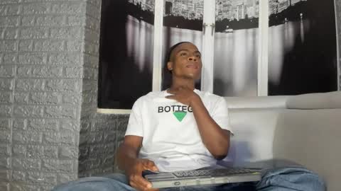 Snapshot of george_lancee chatting on October 30, 3:52 am G E O R G E online show from October 30, 3:52 am