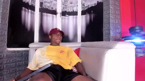 Snapshot of george_lancee chatting on December 3, 4:09 am G E O R G E online show from December 3, 4:09 am