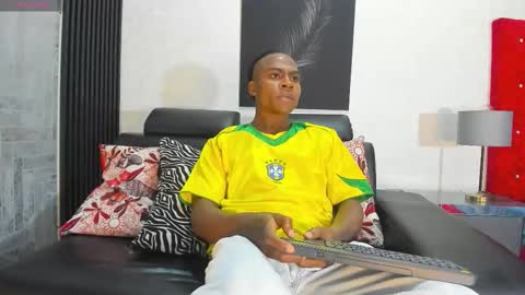 Snapshot of george_lancee chatting on December 19, 5:36 am G E O R G E online show from December 19, 5:36 am