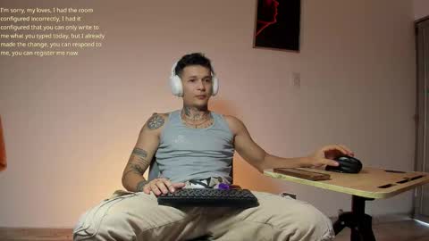 independent model online show from November 30, 8:24 pm