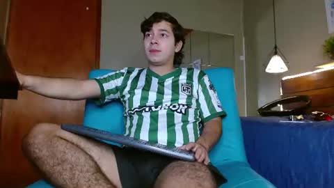 Snapshot of georgesmith_1 chatting on June 16, 5:32 am GEORGE online show from June 16, 5:32 am