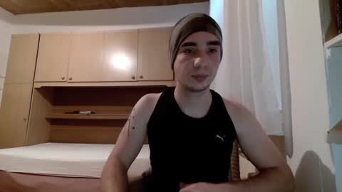 Snapshot of georgeyuno chatting on December 20, 12:16 pm George Yuno online show from December 20, 12:16 pm