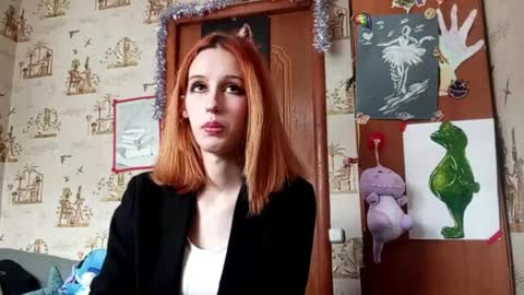 Ellie online show from April 14, 10:54 am