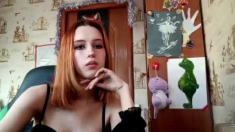 Ellie online show from April 17, 2:53 pm