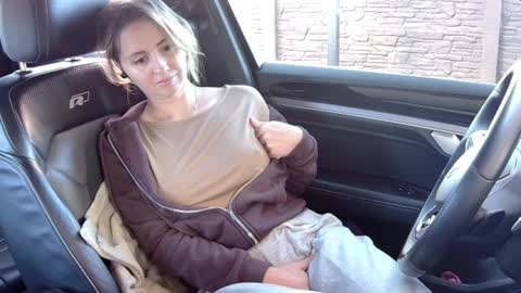 Melissa online show from April 5, 8:44 am