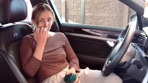 Melissa online show from April 16, 2:29 pm