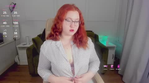 Snapshot of georginia_grimes chatting on December 12, 10:34 am Georginia online show from December 12, 10:34 am