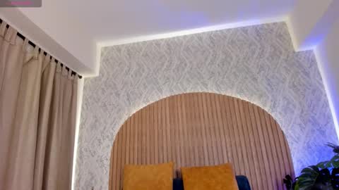 Snapshot of georginna_sins chatting on November 15, 2:13 pm Kendal online show from November 15, 2:13 pm