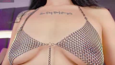 Snapshot of georginna_sins chatting on December 4, 11:46 pm Kendal online show from December 4, 11:46 pm