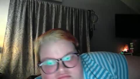 gerivenburg20 online show from March 4, 12:38 am