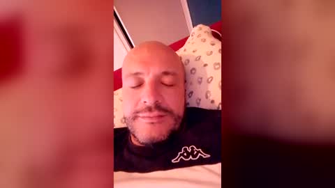Snapshot of geronimohot47 chatting on July 12, 10:23 pm geronimohot47 online show from July 12, 10:23 pm