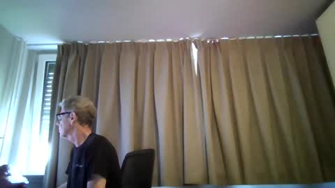 Snapshot of gertjan03 chatting on July 10, 10:51 am gertjan03 online show from July 10, 10:51 am