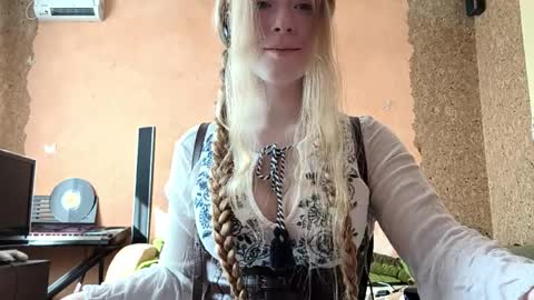 Kate online show from April 7, 11:15 pm